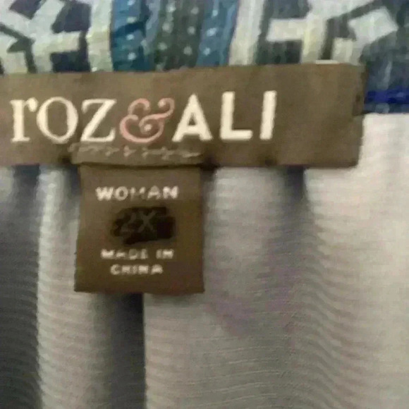 Roz & Ali Women Blouse Blue Geometric Print Size 2X - Picture 4 of 9